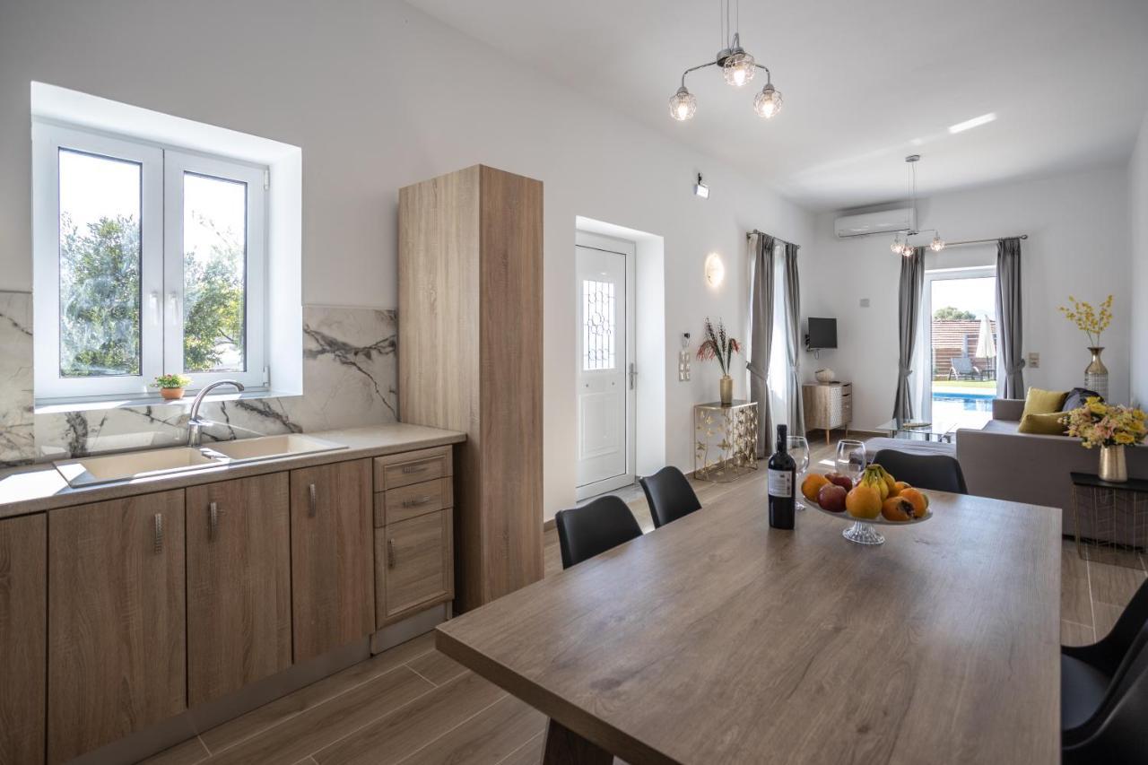 Villa Neonis Spílion Exteriér fotografie