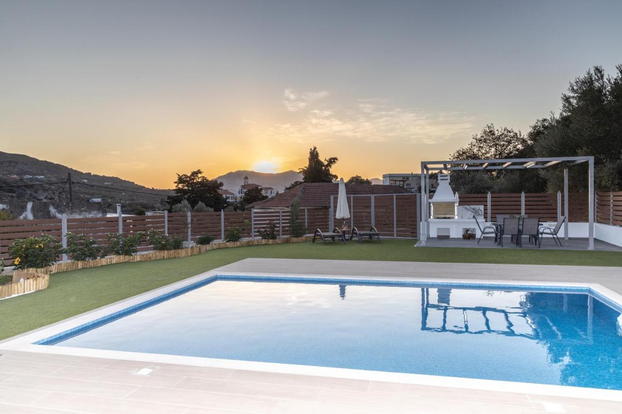 Villa Neonis Spílion Exteriér fotografie